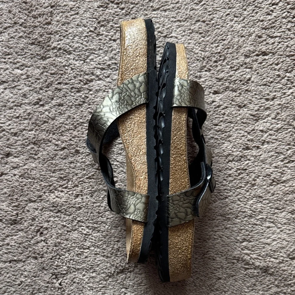 Birkenstock Birkis Metallic Bronze Crossover Straps. Snakeskin look. Size 38